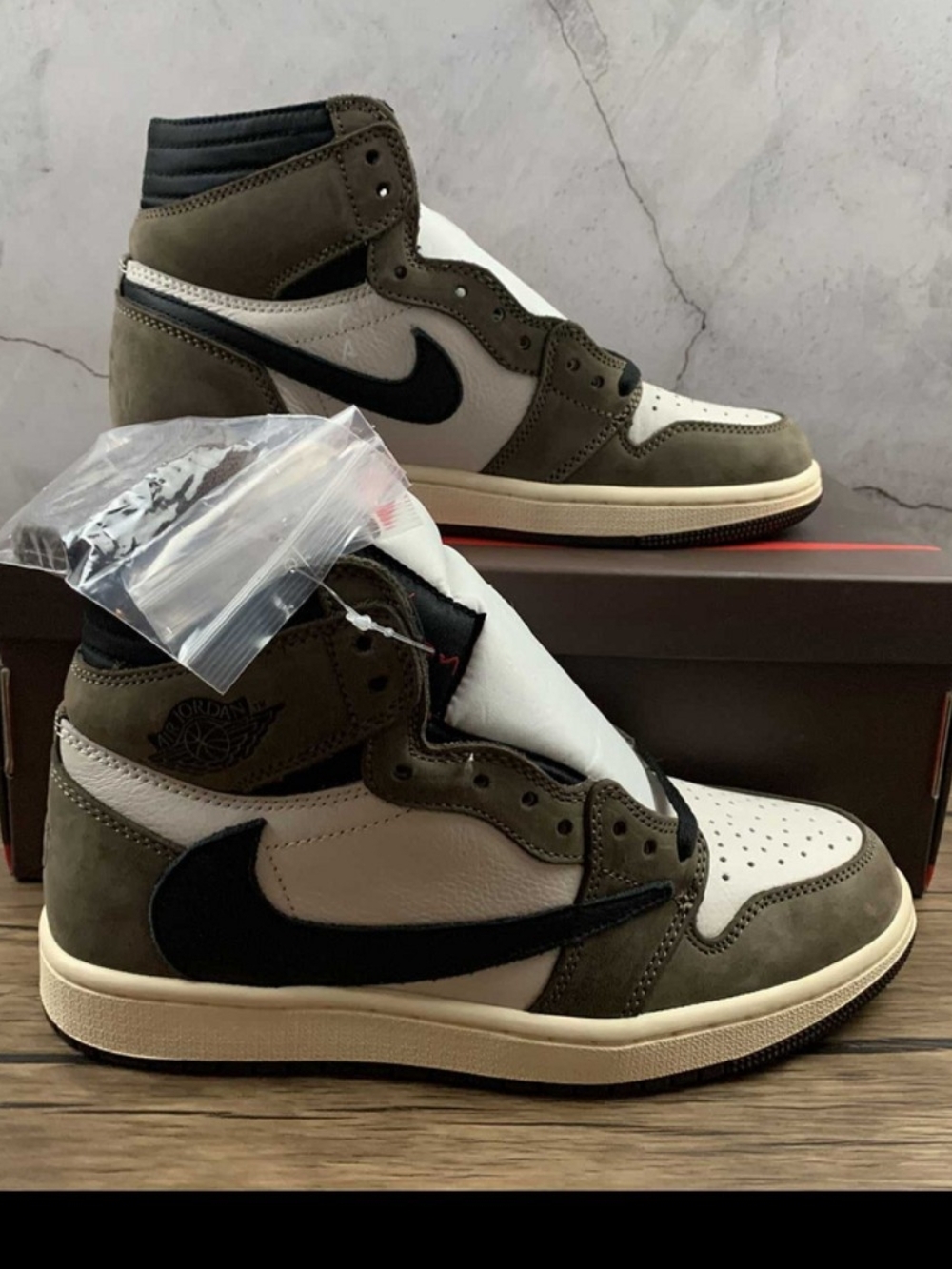 Authentic New Jordan Travis Scott Size Mens 5,6,7,8,9,10